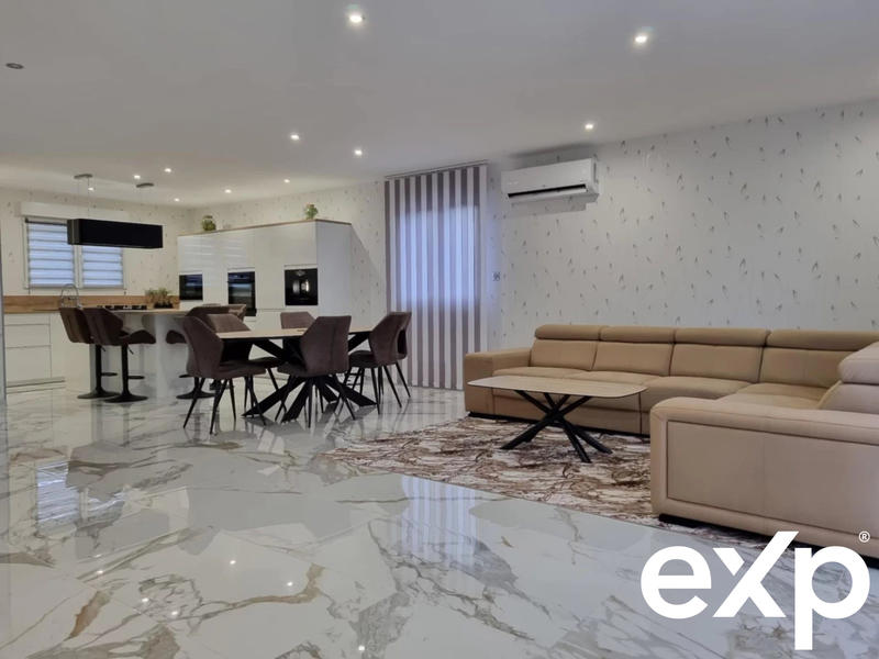 Maison traditionnelle - 100 m² - 3 pièces