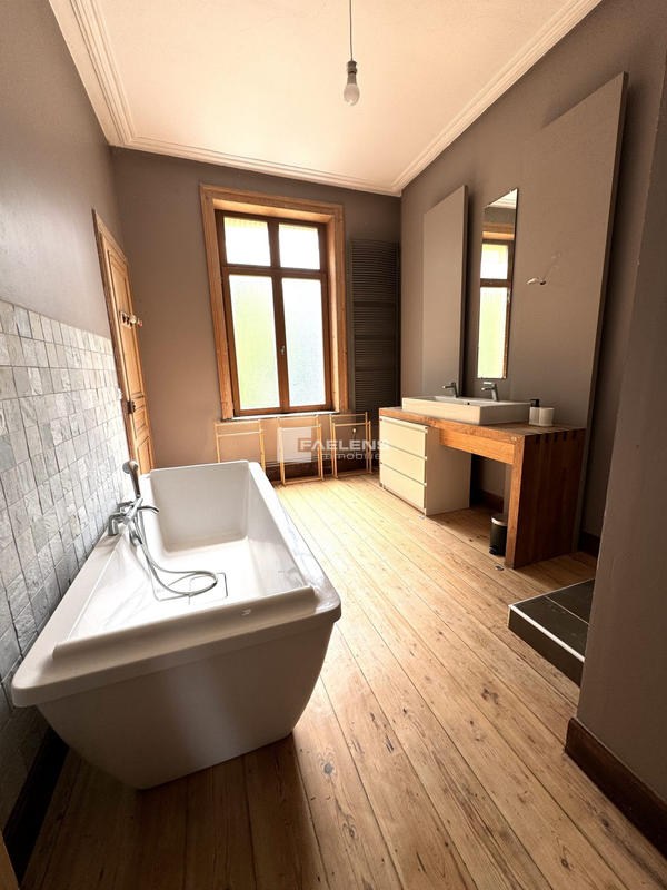 Maison ancienne - 200 m² - 7 pièces