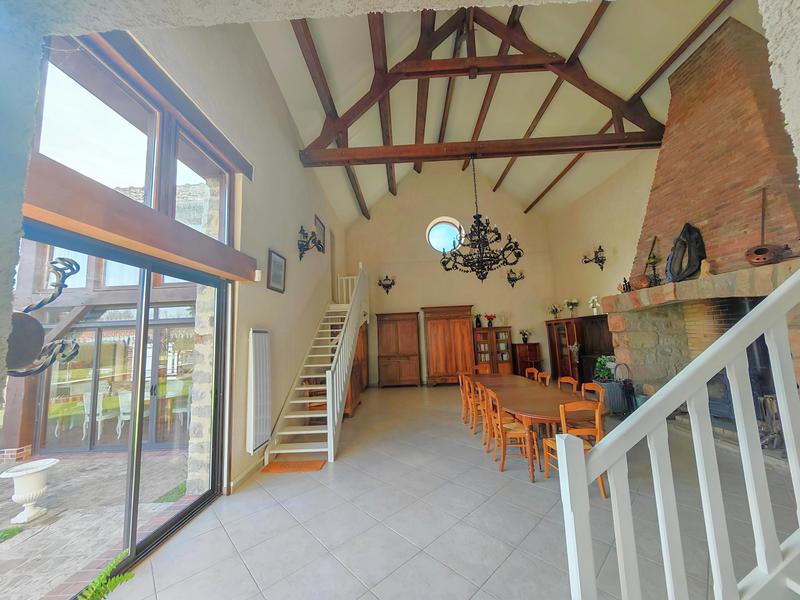 Longère - 418 m² - 14 pièces