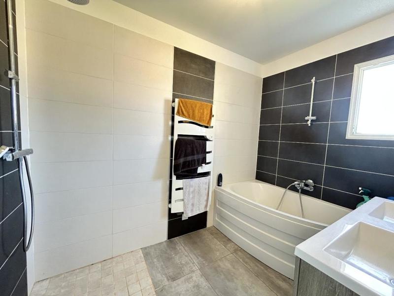 Maison - 130 m² - 8 pièces