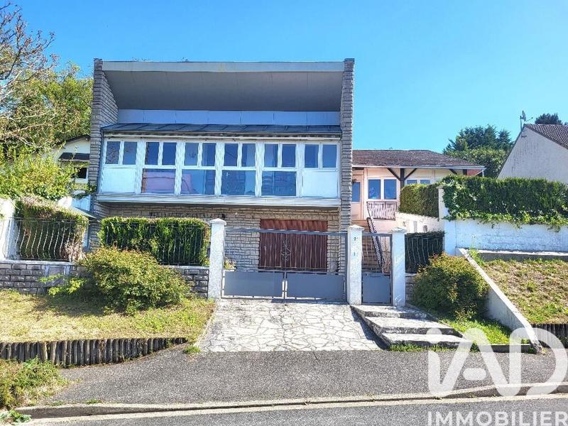 Maison - 95 m² - 5 pièces