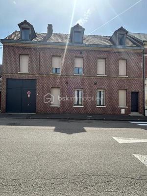 Maison de ville - 1 149 m² - 7 pièces