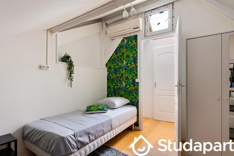 Chambre - 12 m² - 1 pièce