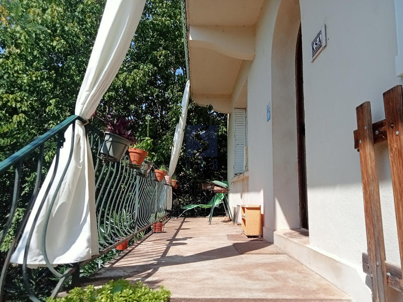 Maison - 210 m² - 9 pièces