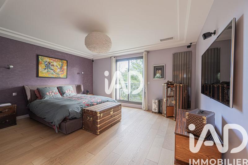 Maison - 527 m² - 9 pièces