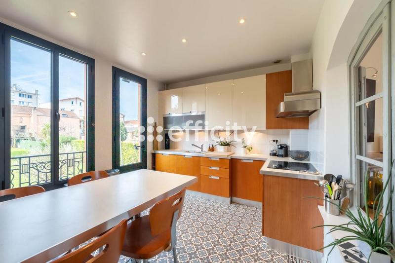 Maison - 175 m² - 7 pièces