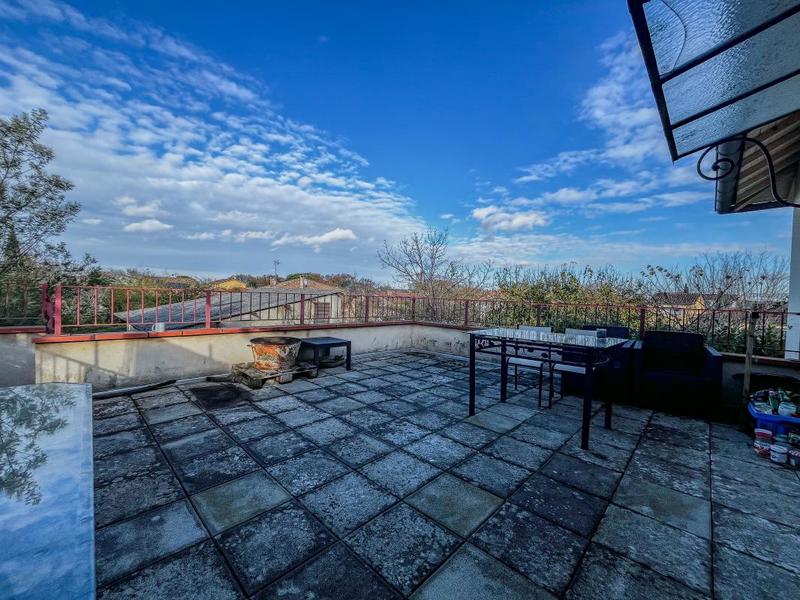 Appartement - 94 m² - 5 pièces