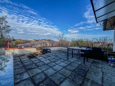 Appartement - 94 m² - 5 pièces