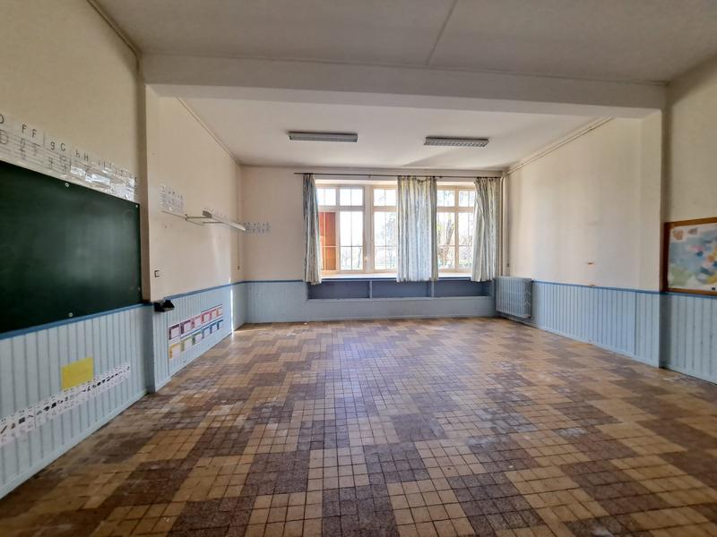 Château - 5 346 m² - 1 pièce