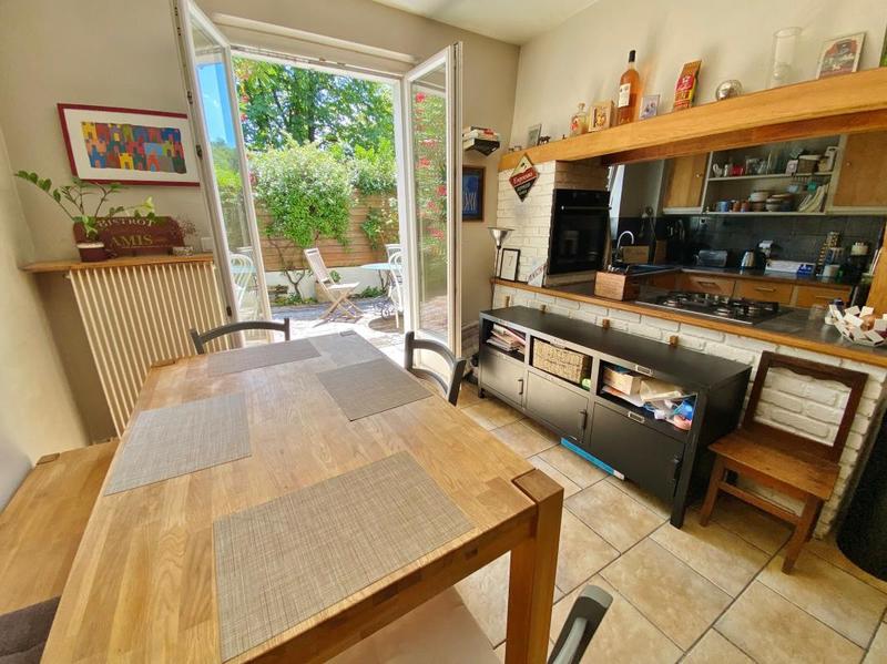 Maison - 210 m² - 7 pièces