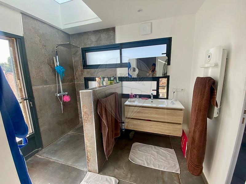 Maison - 182 m² - 7 pièces