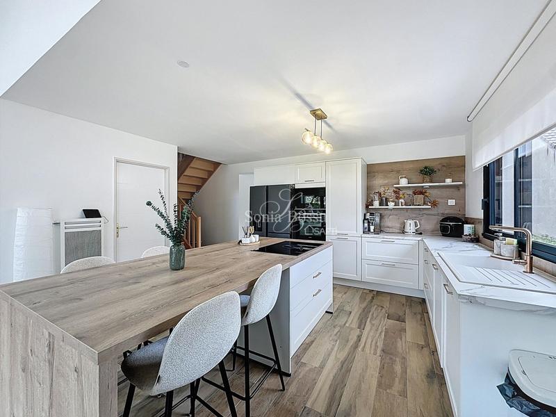 Maison - 140 m² - 7 pièces