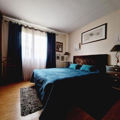 Maison traditionnelle - 230 m² - 6 pièces