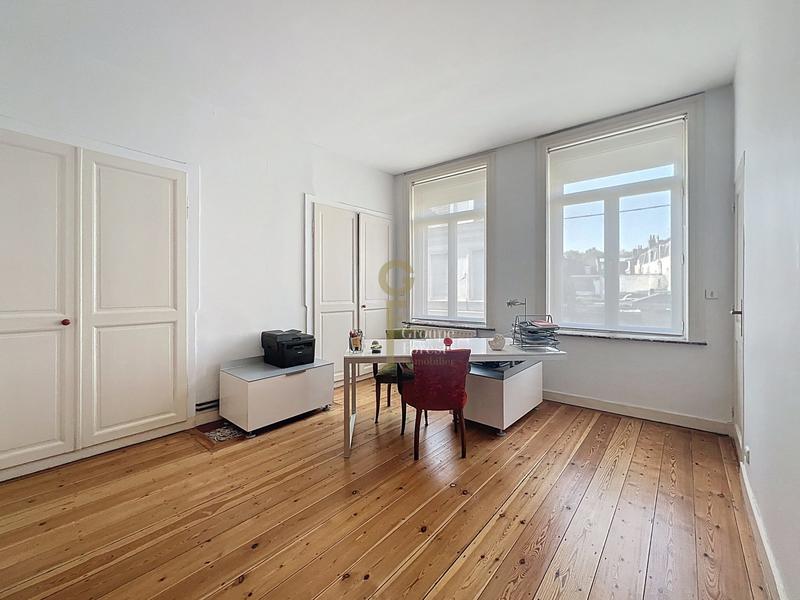 Maison - 210 m² - 8 pièces