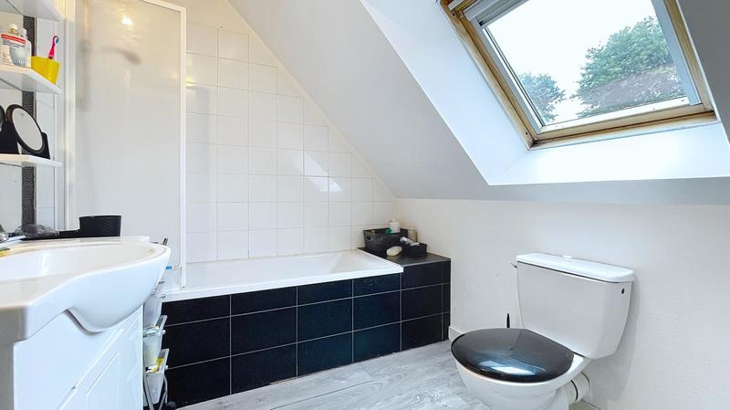 Maison - 75 m² - 5 pièces