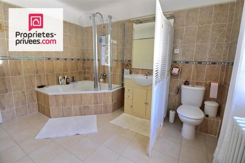 Maison - 200 m² - 7 pièces