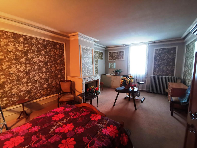 Maison - 215 m² - 8 pièces