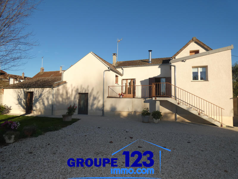 Maison - 202 m² - 5 pièces
