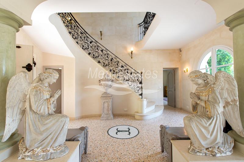 Villa - 250 m² - 5 pièces