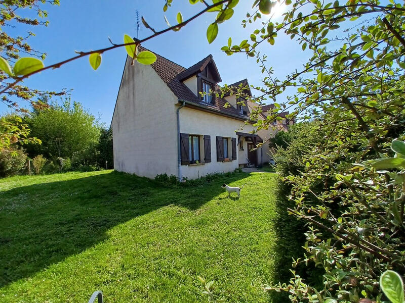Maison - 90 m² - 5 pièces