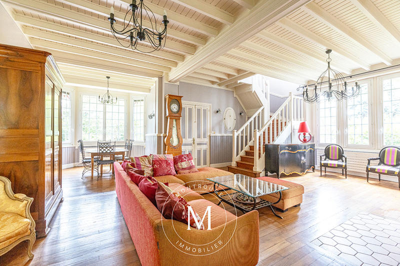 Maison - 269 m² - 10 pièces