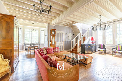 Maison - 269 m² - 10 pièces