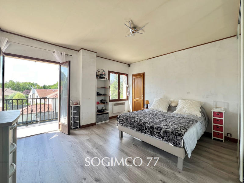 Maison - 183 m² - 8 pièces