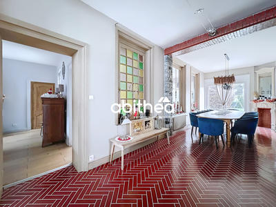 Maison - 380 m² - 13 pièces