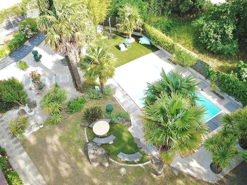 Maison - 210 m² - 6 pièces