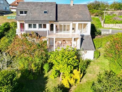 Maison - 140 m² - 6 pièces