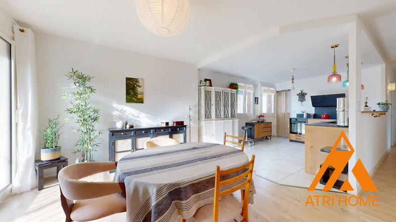 Appartement - 111 m² - 4 pièces