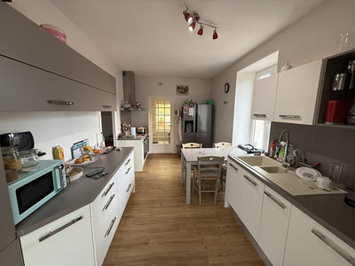 Maison - 214 m² - 7 pièces