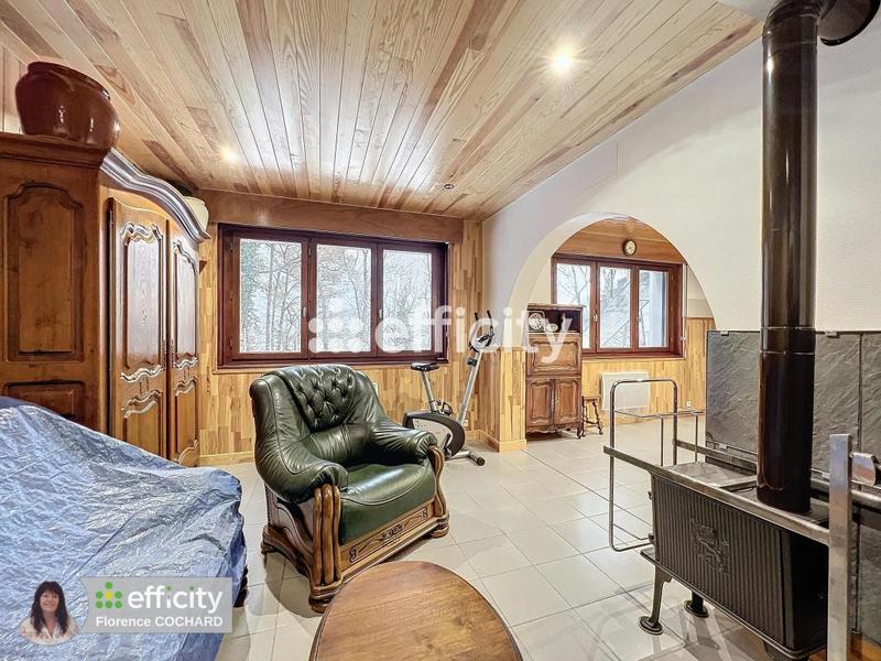 Maison - 220 m² - 7 pièces