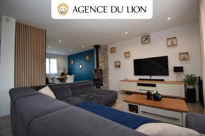 Maison - 238 m² - 11 pièces