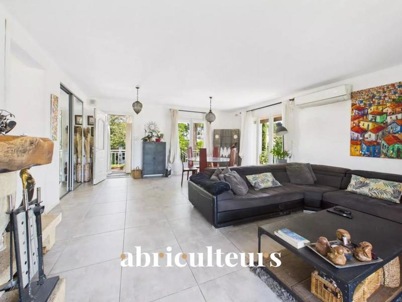 Maison - 192 m² - 7 pièces