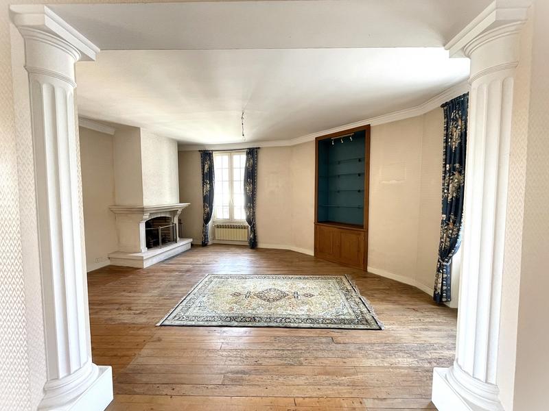 Maison - 203 m² - 8 pièces