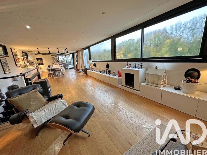 Maison - 250 m² - 6 pièces