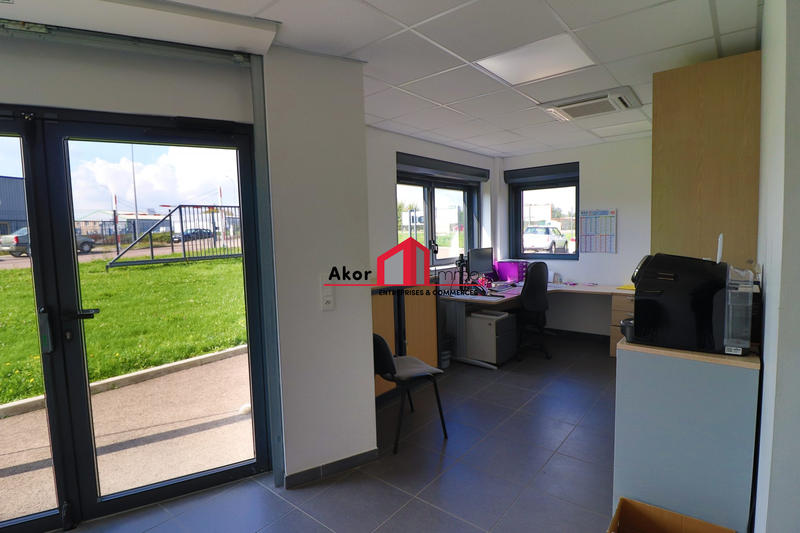 Local commercial - 760 m² - 10 pièces