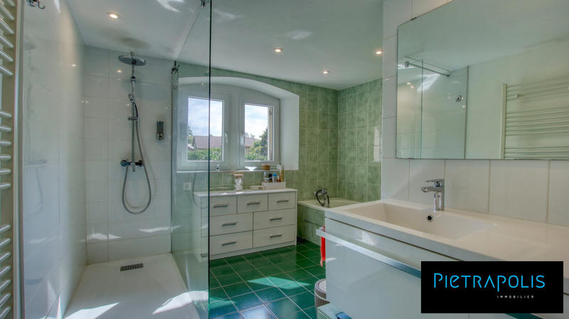 Maison - 261 m² - 8 pièces