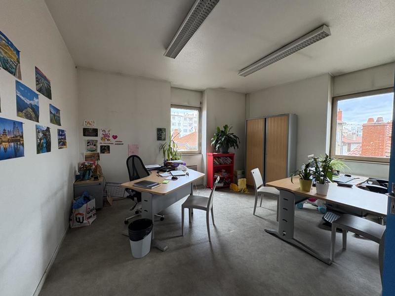 Local commercial - 470 m² - 15 pièces