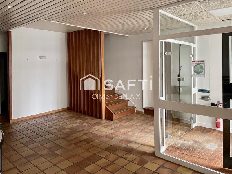 Bureau - 225 m² - 9 pièces