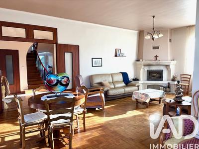 Maison - 162 m² - 8 pièces