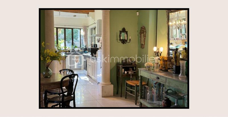 Demeure - 400 m² - 9 pièces