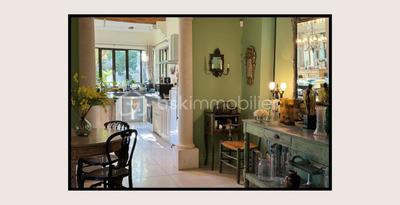 Demeure - 400 m² - 9 pièces