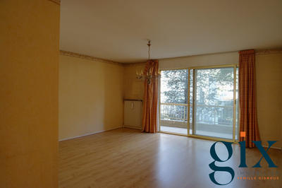 Appartement - 98 m² - 4 pièces