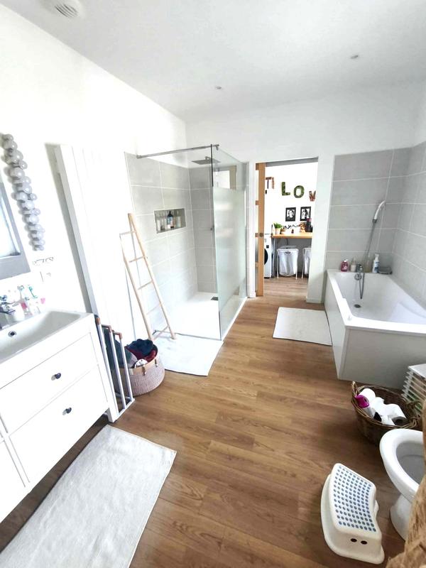 Maison - 135 m² - 7 pièces