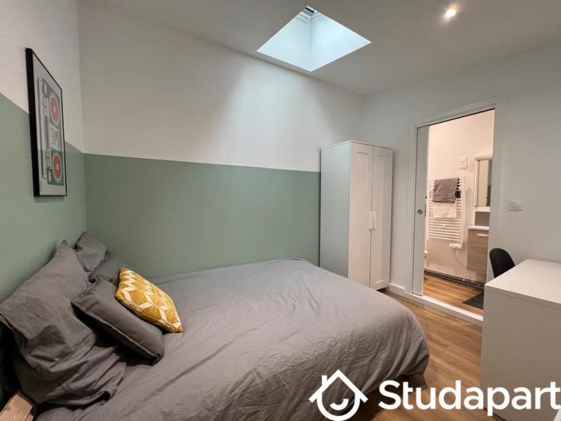 Chambre - 11 m² - 1 pièce