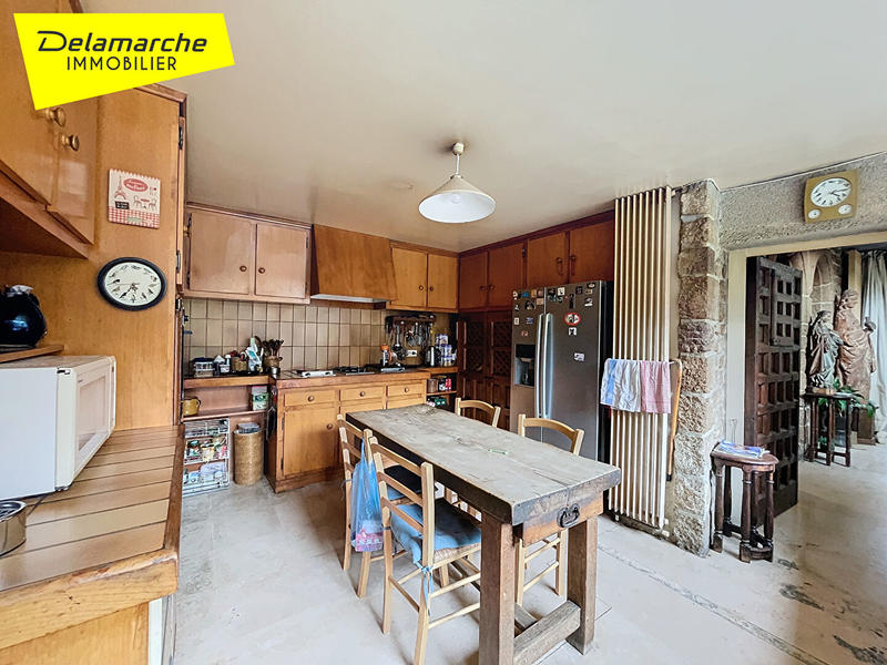 Maison - 247 m² - 8 pièces