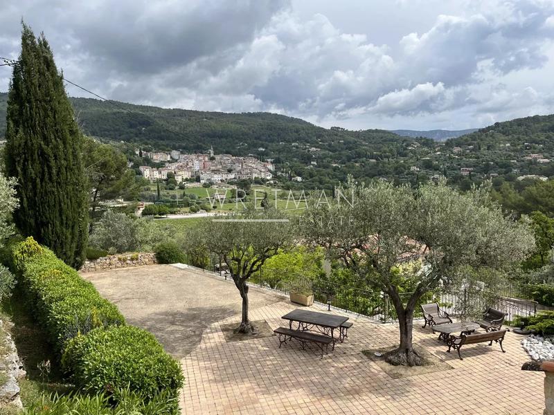 Villa - 185 m² - 8 pièces