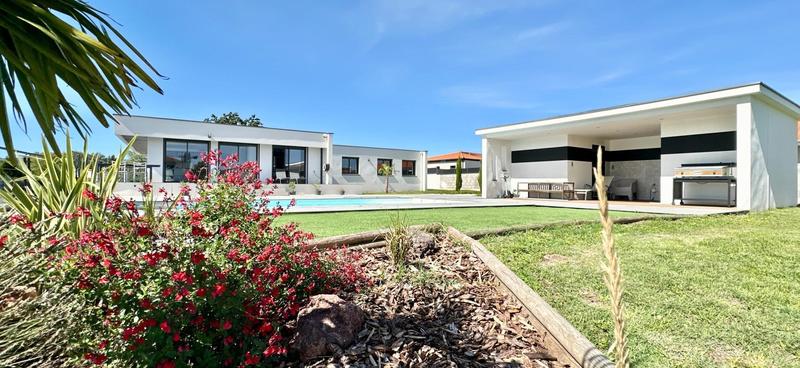 Maison - 161 m² - 5 pièces